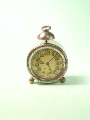 画像1: 時計の形の鉛筆削り　1930s　ドイツ製
