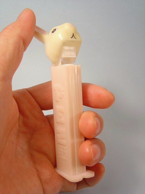 画像: ウサギのPEZ　